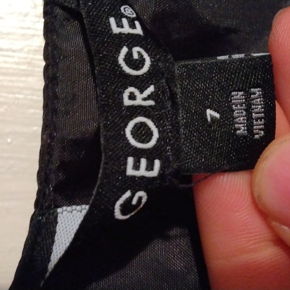 Boys size 7 formal vest - Picture 2 of 4